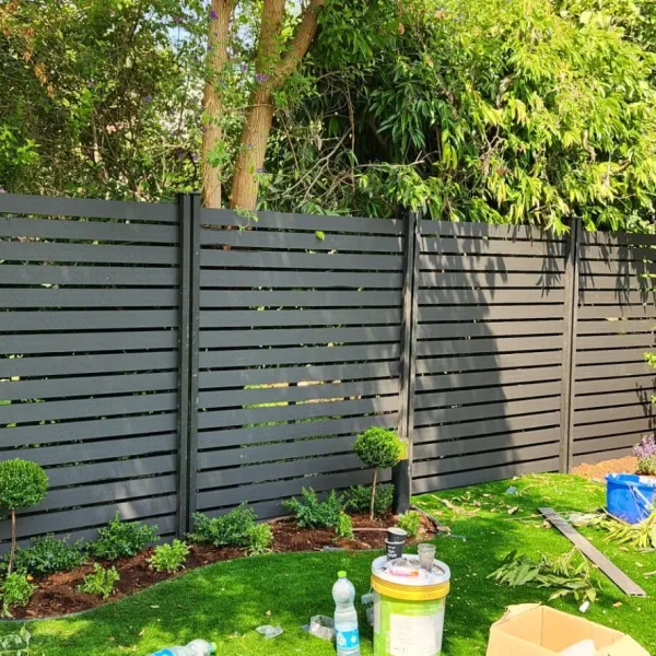 גדר פולימרית שחורה