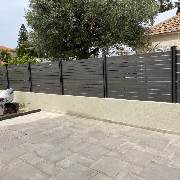 גדר פולימרית שחורה